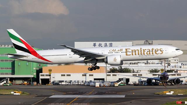 A6-ECJ::Emirates Airline